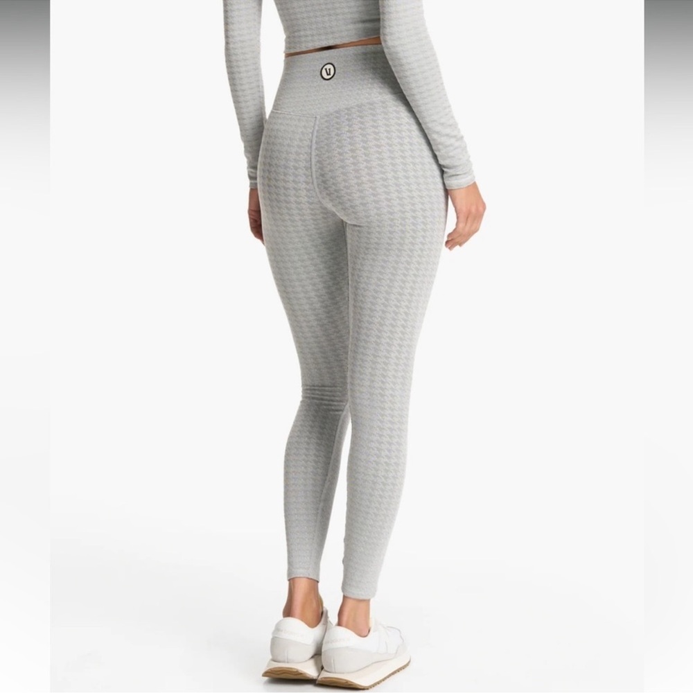Vuori Light Gray Textured High-Rise Leggings